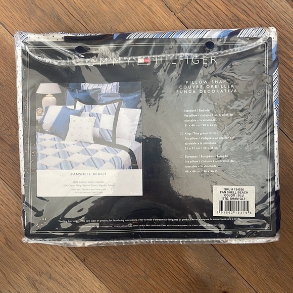 Tommy Hilfiger standard pillow sham in Fanshell Beach pattern NWT - Picture 5 of 8